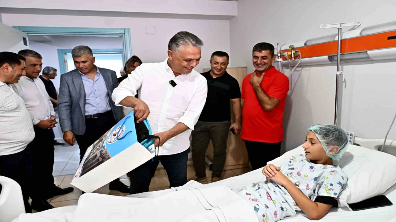 Başkan Uysaldan sünnet olan çocuklara ziyaret