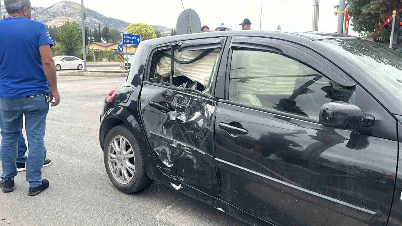 Burdurda otomobille çarpışan motosikletin sürücüsü 2 günlük yaşam mücadelesini kaybetti