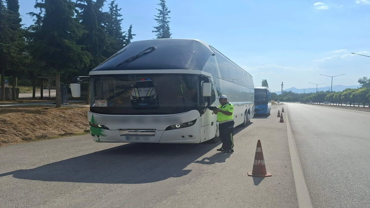 Burdurda şehirlerarası yolcu otobüslerine sıkı denetim