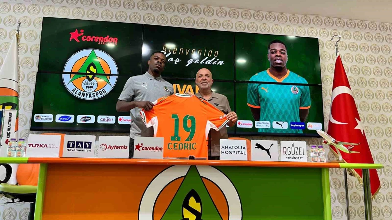 Corendon Alanyaspor, Ivan Cedrici kadrosuna kattı