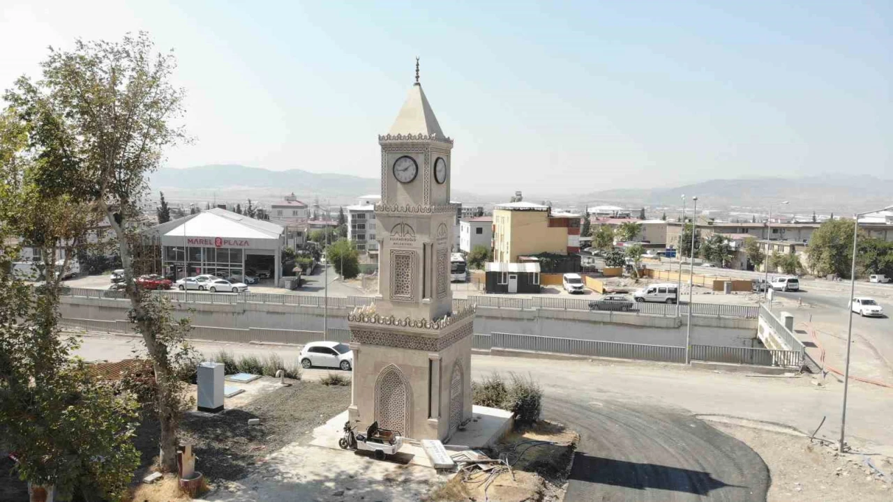 Dulkadiroğlunun simgesi saat kulesi çalışmıyor
