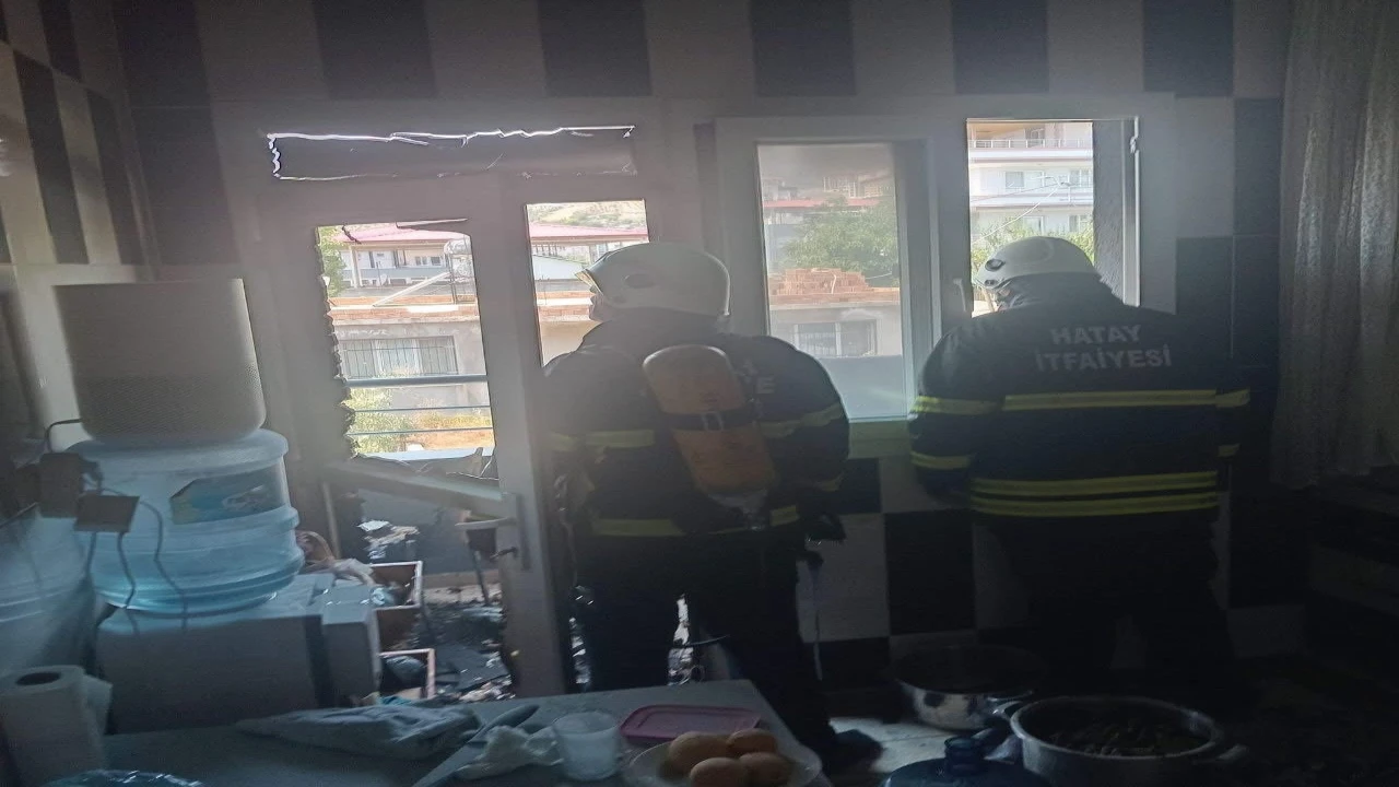 Hassada ev yangını büyümeden kontrol altına alındı