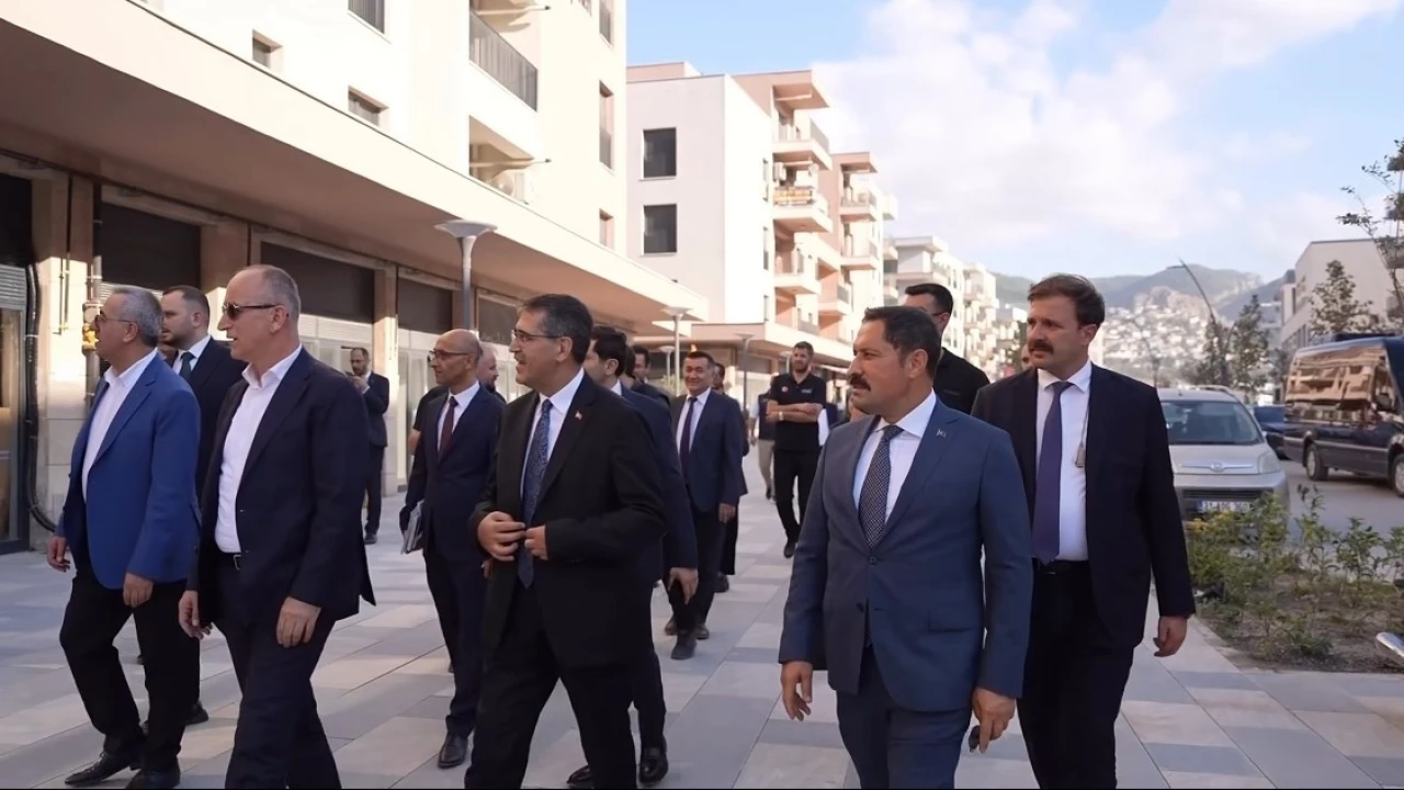 Hataydaki yeniden inşa çalışmaları havadan ve karadan incelendi