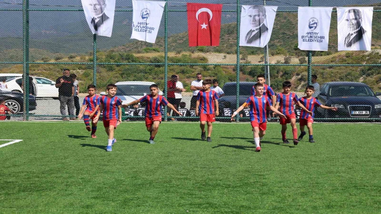 HBB, Antakyada yeni halı sahayı hizmete açtı