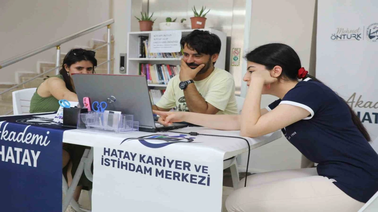 HBB, YKS tercih sürecinde adaylara ücretsiz danışmanlık hizmeti verdi