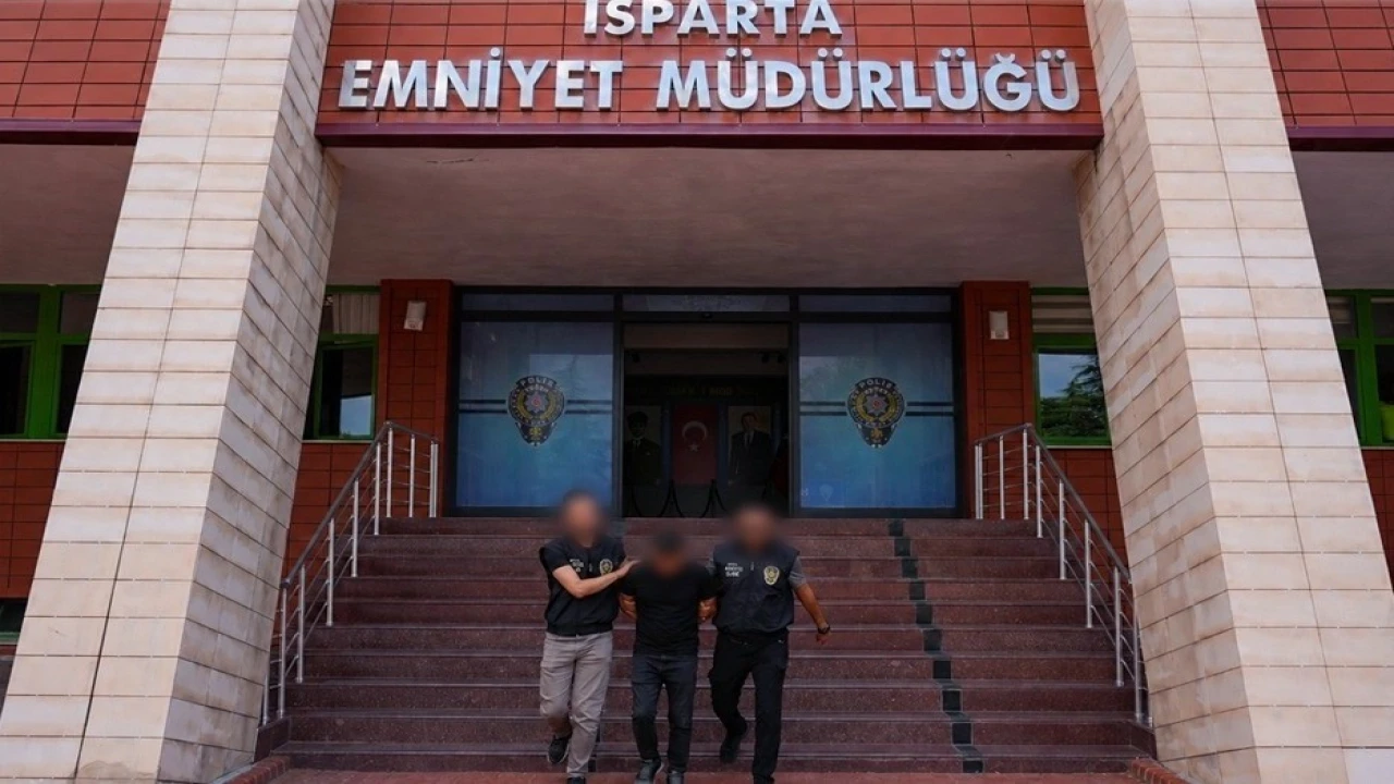 Ispartada 20 yıl 9 ay 12 gün hapis cezasıyla aranan şahıs yakalandı