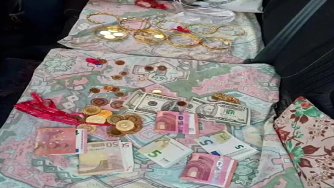 Jandarmanın dikkati emekli öğretmen çifti dolandırılmaktan kurtardı