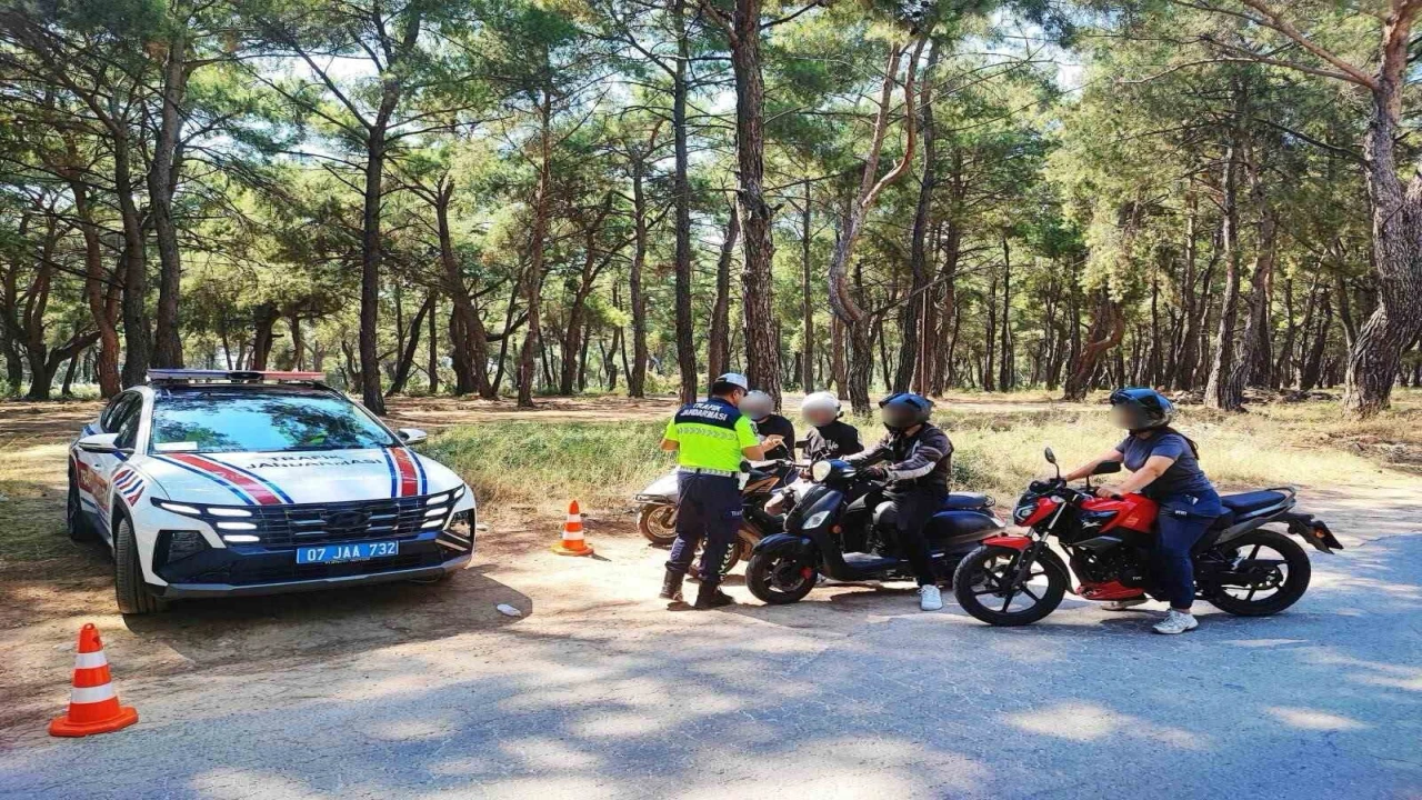 Jandarmanın motosiklet denetimlerinde 5 bin 392 sürücü kontrol edildi