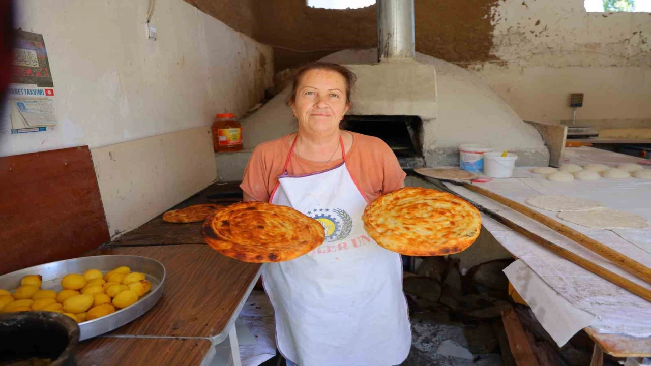 Kahramanmaraş Çardakta 160 yıllık ekmek geleneği