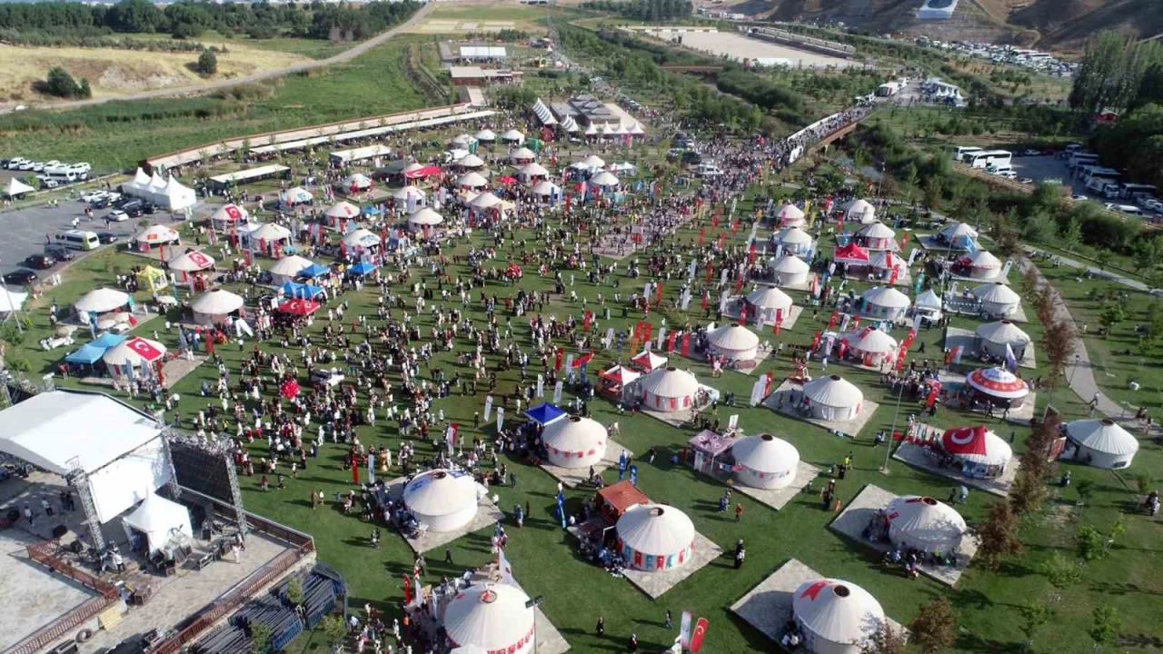Kahramanmaraşın kültürel zenginlikleri Ahlatta dünyaya tanıtıldı