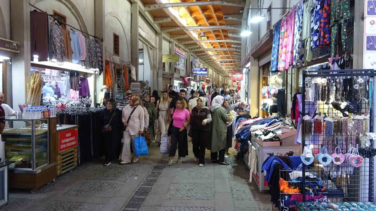 Kahramanmaraşta çarşı esnafının yüzü gülüyor