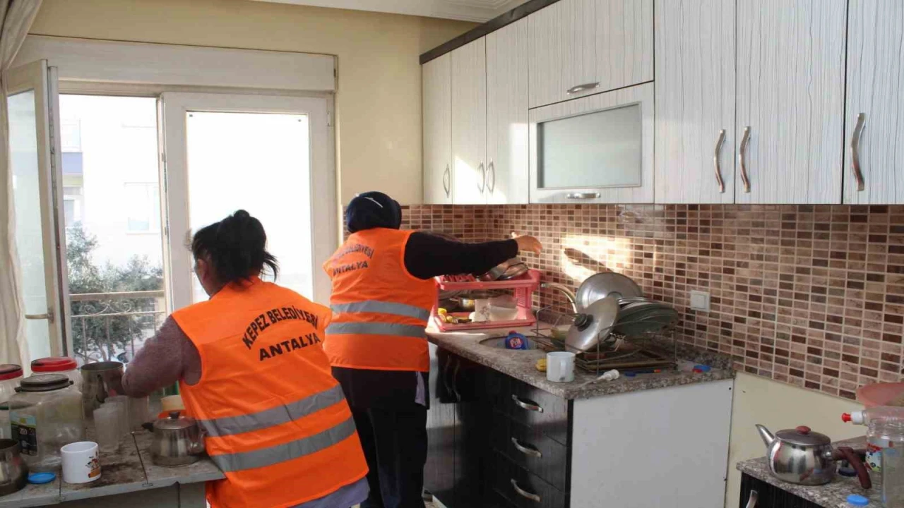 Kepez, evde sağlık hizmetleriyle gönüllere dokunuyor