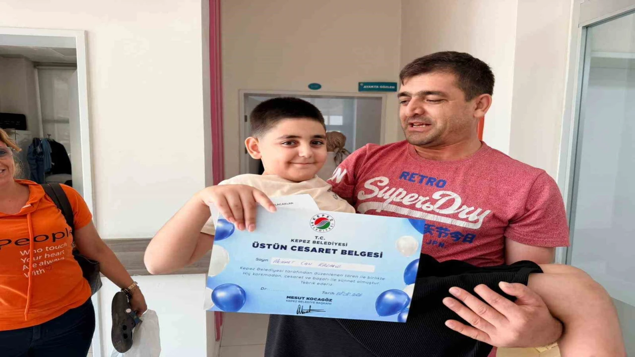 Kepezde sünnet olan çocuklara Üstün Cesaret Belgesi