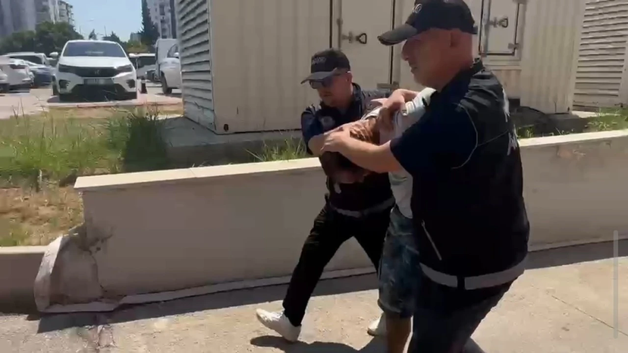 Kırmızı bültenle aranan uyuşturucu taciri yakalandı