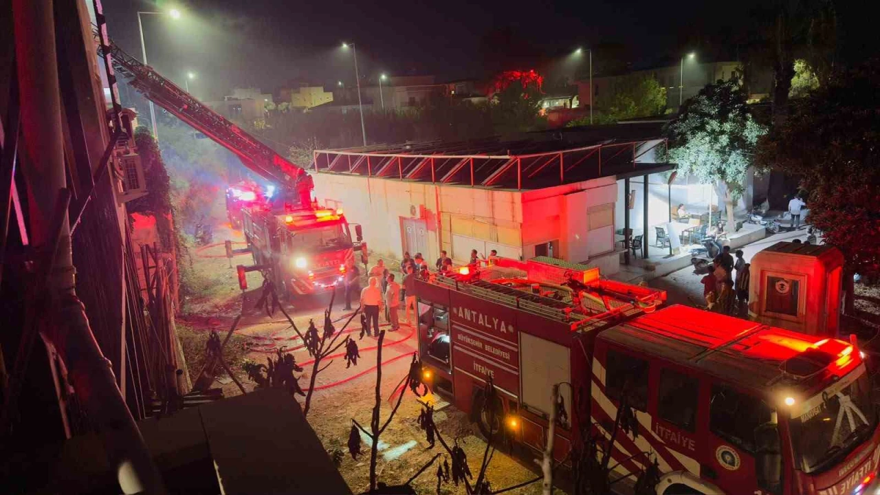 Manavgatta otelin personel lojmanında çıkan yangın büyümeden söndürüldü