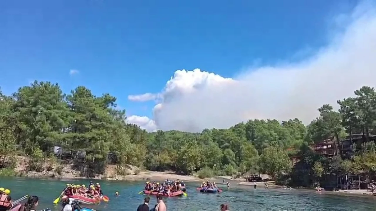 Manavgattaki orman yangınını söndürme çalışmaları sürüyor