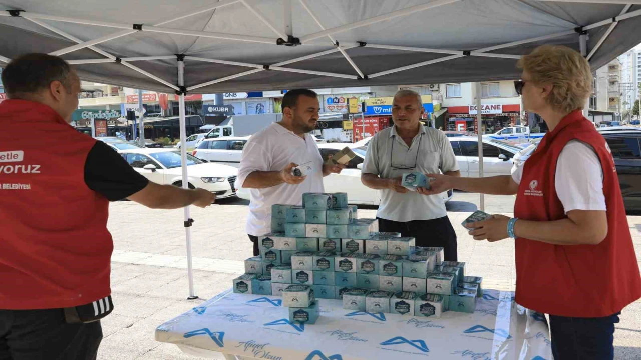 Mersinde Mevlit Kandilinde 15 bin kandil simidi dağıtıldı