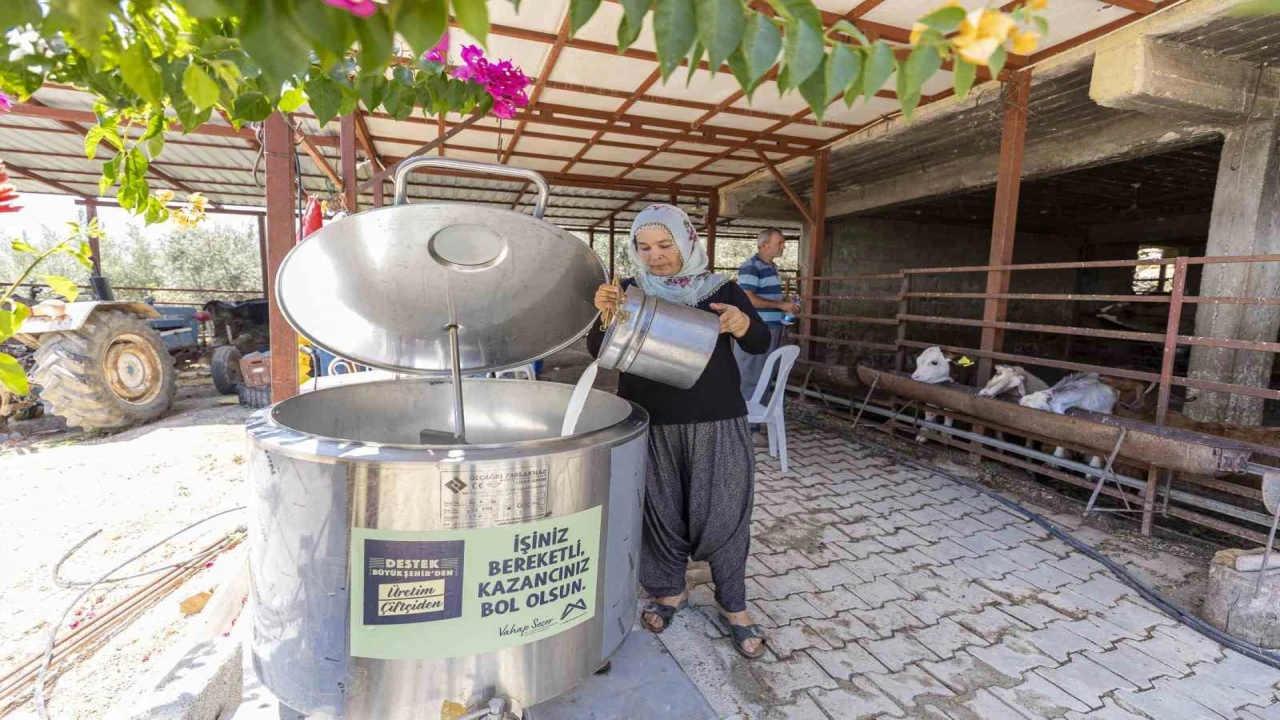 Mersinde üreticiye yüzde 50 hibeli süt soğutma tankı desteği