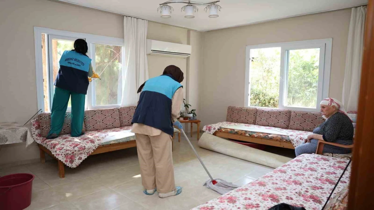 Mersinde yaşlı ve yalnız vatandaşlara evde şefkat eli