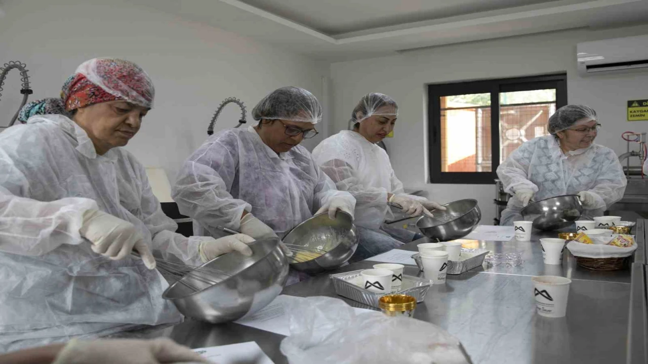 Mersinin tescilli kan portakalı mutfak atölyesinde işlendi
