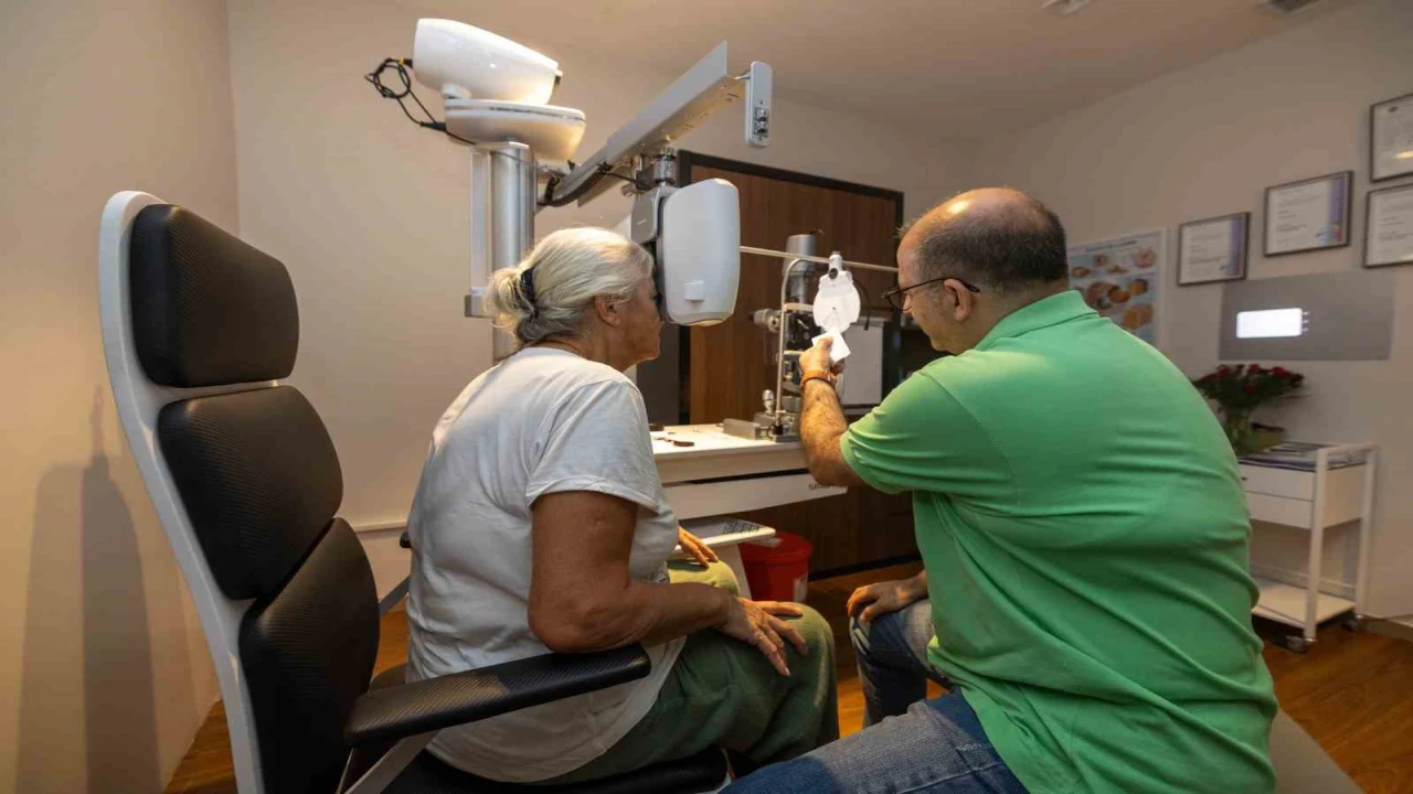 Mezitlide 65 yaş üstü vatandaşlara ücretsiz göz taraması