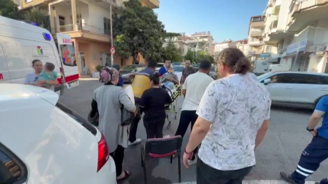 Otomobile çarpmamak için frene bastı: Motorlu bisikletiyle devrildi