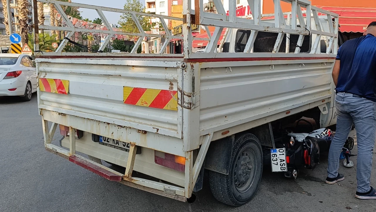 Pikap ile motosiklet çarpıştı, motosiklet sürücüsü yaralandı