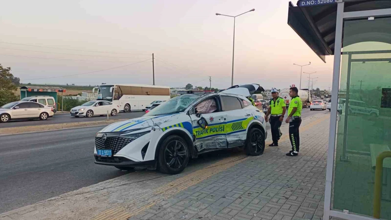 Silifkede zincirleme kaza: 1i polis 2 kişi yaralandı