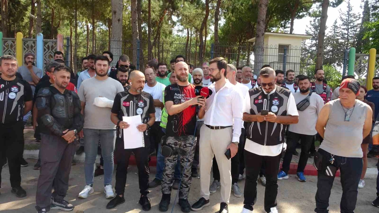 Sipariş almaya gittiği işletmede döner bıçaklı saldırıya uğradı, eline 30 dikiş atıldı