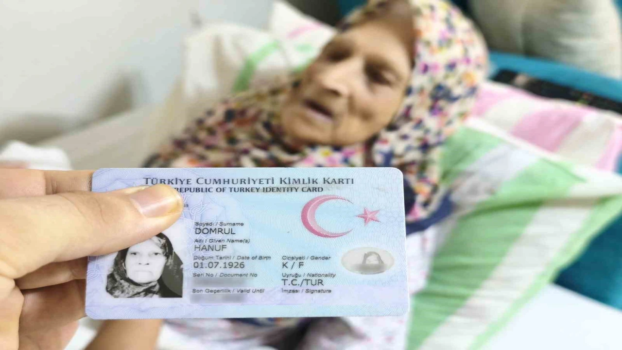 Tarihe tanıklık eden 100 yaşındaki kadın, torununun torununu görerek 171 kişilik aileye sahip oldu