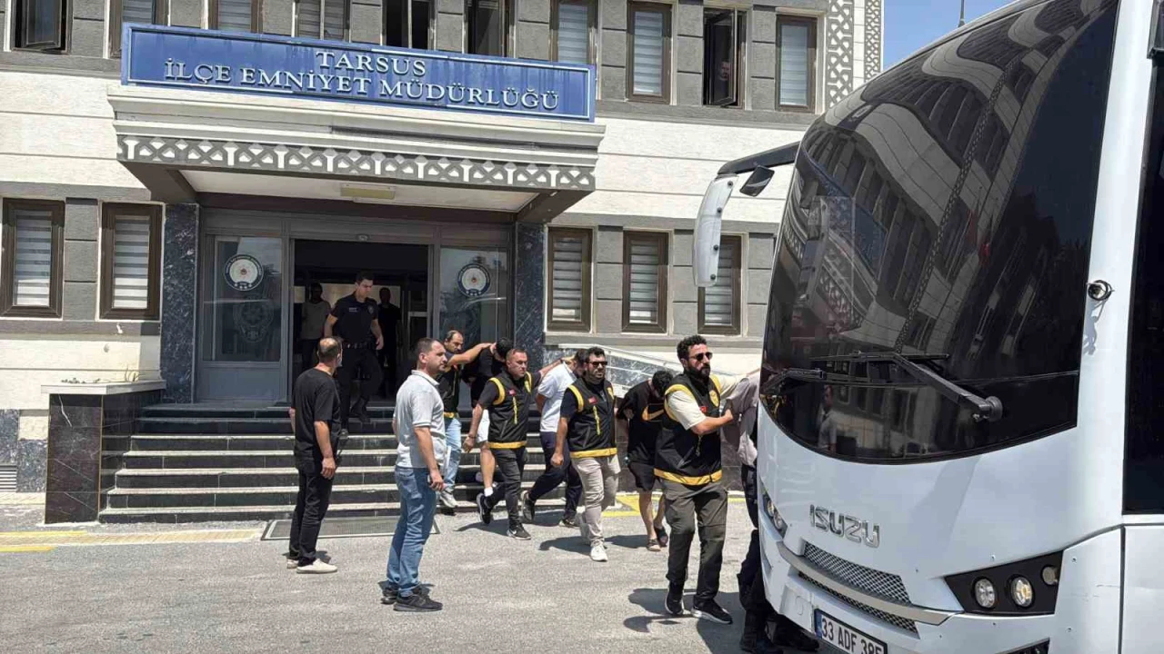Tarsusta alacak verecek kavgası kanlı bitti: 2 kuzen öldü, 6 şüpheli adliyede