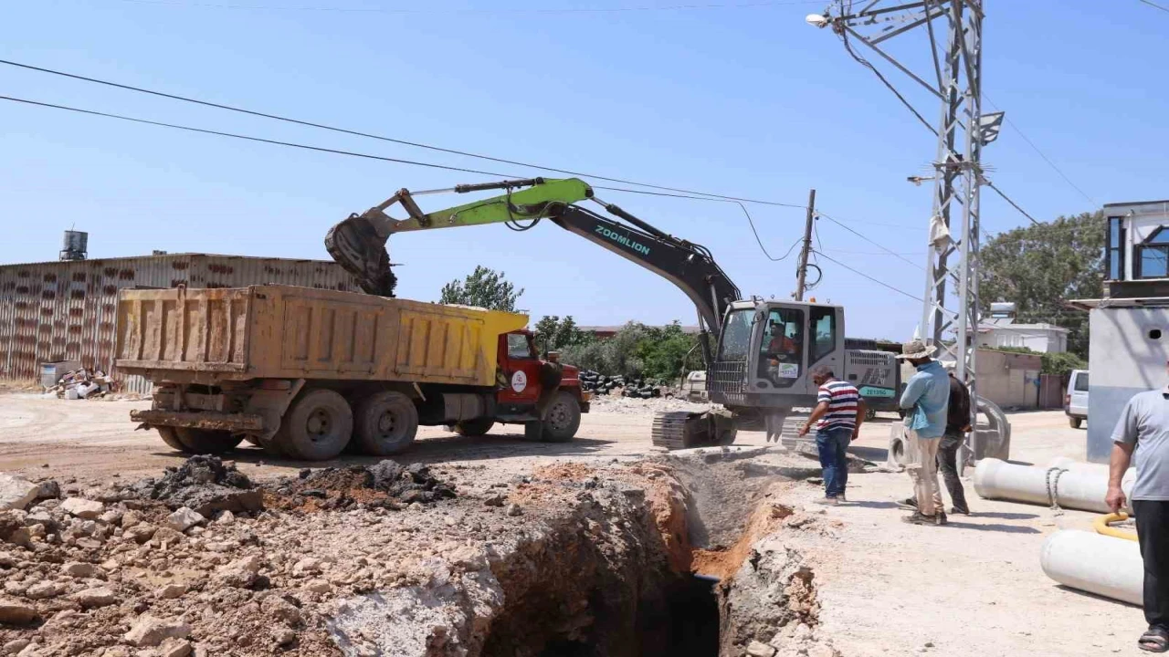 Tayfur Sökmen Mahallesinde kanalizasyon çalışmaları hız kazandı