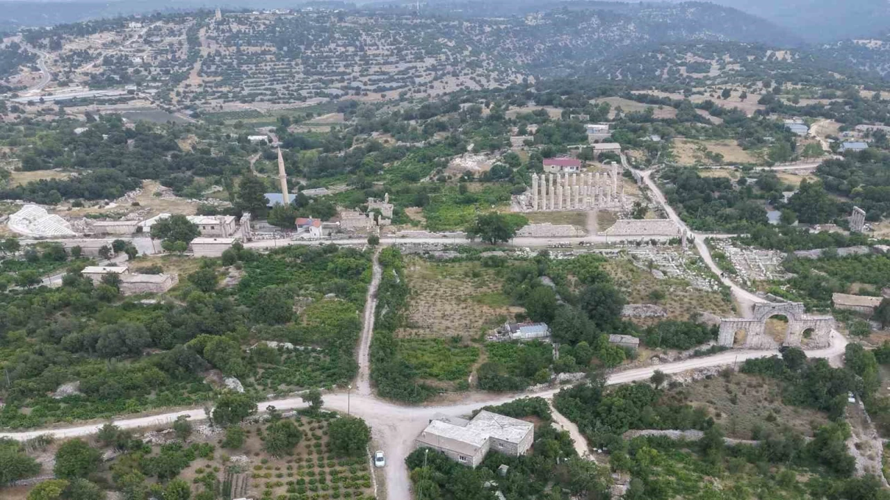 Torosların eteğinde Olba Krallığının ibadet yeri Uzuncaburç misafirlerini ağırlıyor