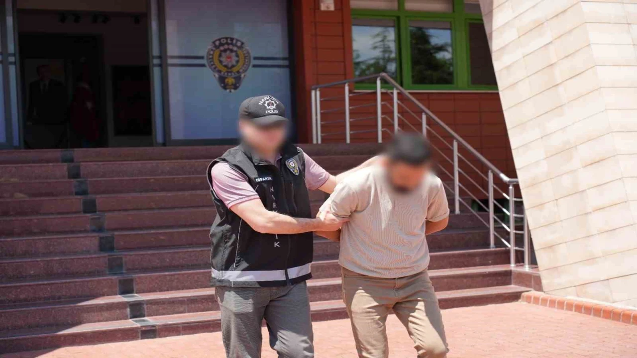 Uyuşturucu ticaretinden 8 yıl hapis cezasıyla aranan hükümlü yakalandı