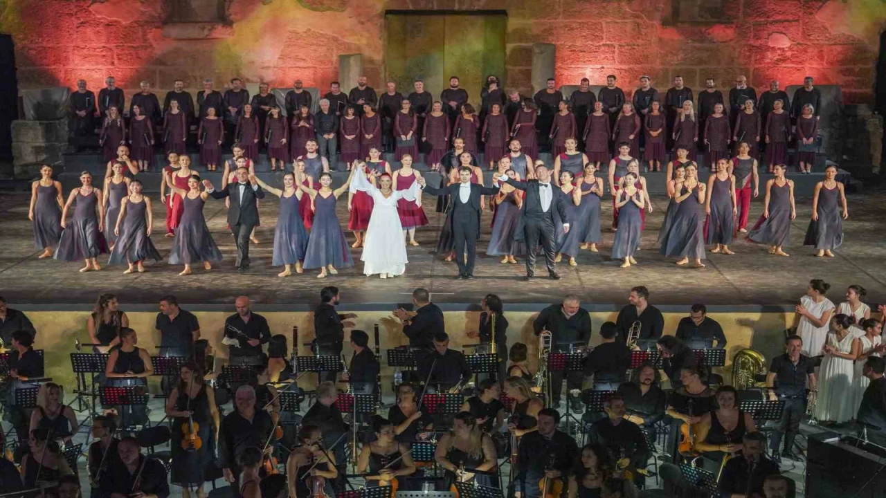 33. Uluslararası Aspendos Opera ve Bale Festivalinde Carmina Burana seyirciyle buluştu