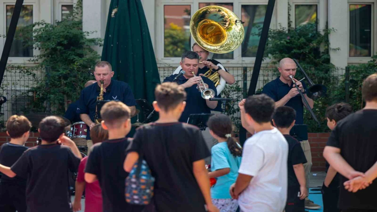 ABD Hava Kuvvetleri Orkestrası Adanada müzik ziyafeti sundu
