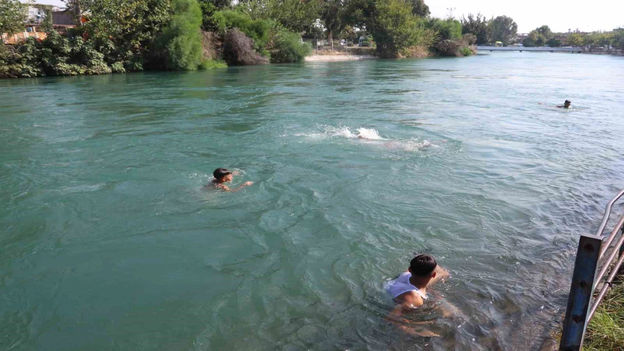 Adanada çocukların tehlikeli serinliği eylül ayında da sürüyor