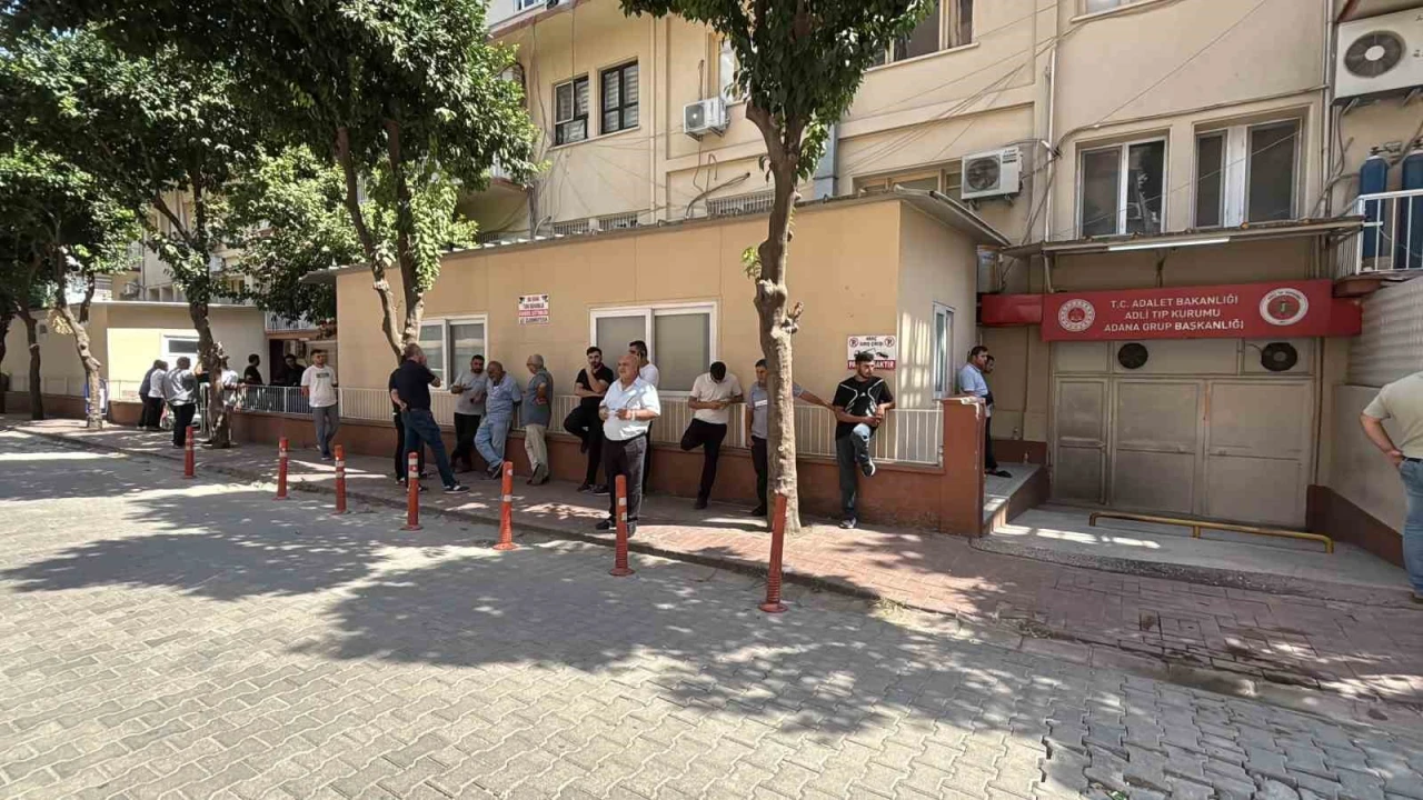 Adanada eski eşi tarafından katledilen kadının cenazesi adli tıptan alındı
