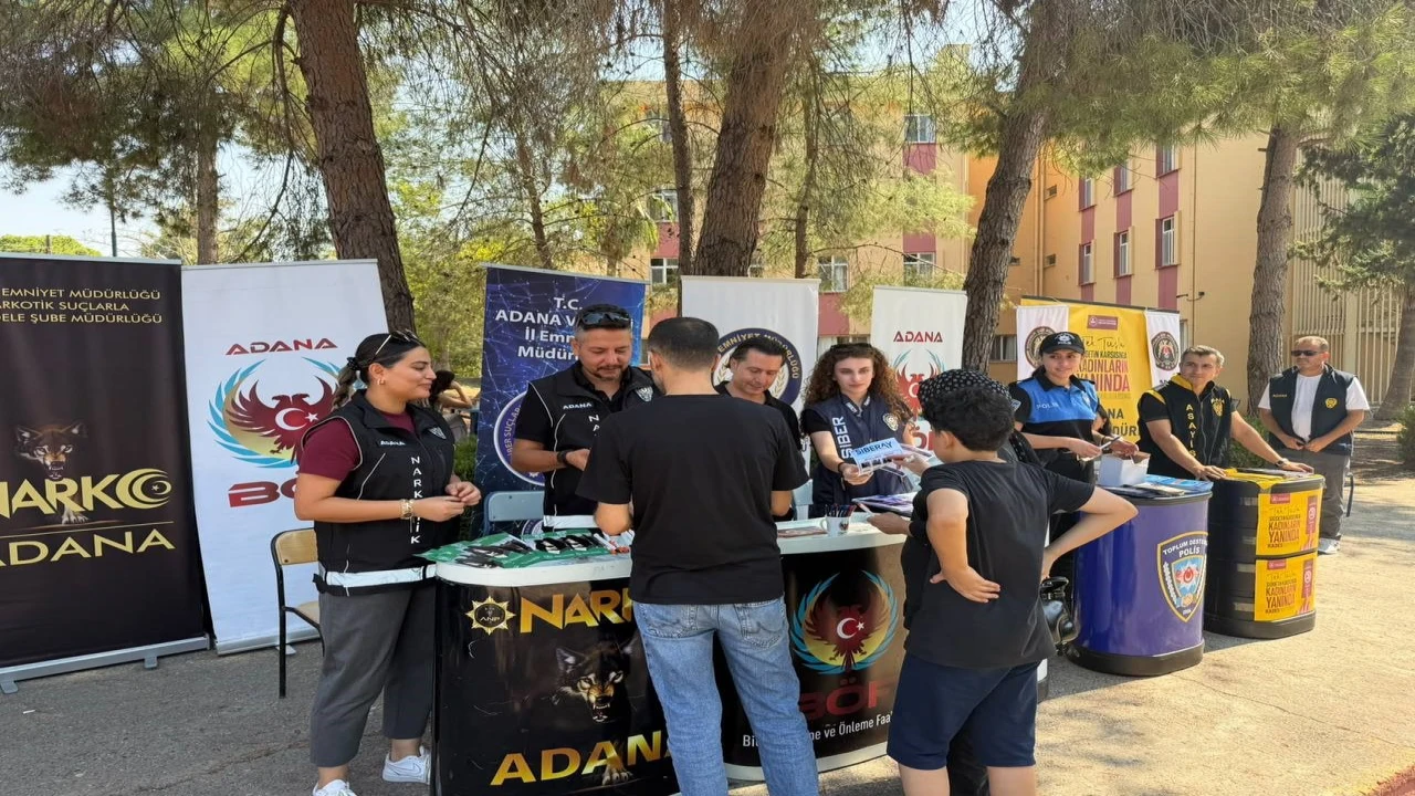 Adanada üniversite öğrencilerine ‘Yeni Evim Güvenli Yurdum bilgilendirmesi