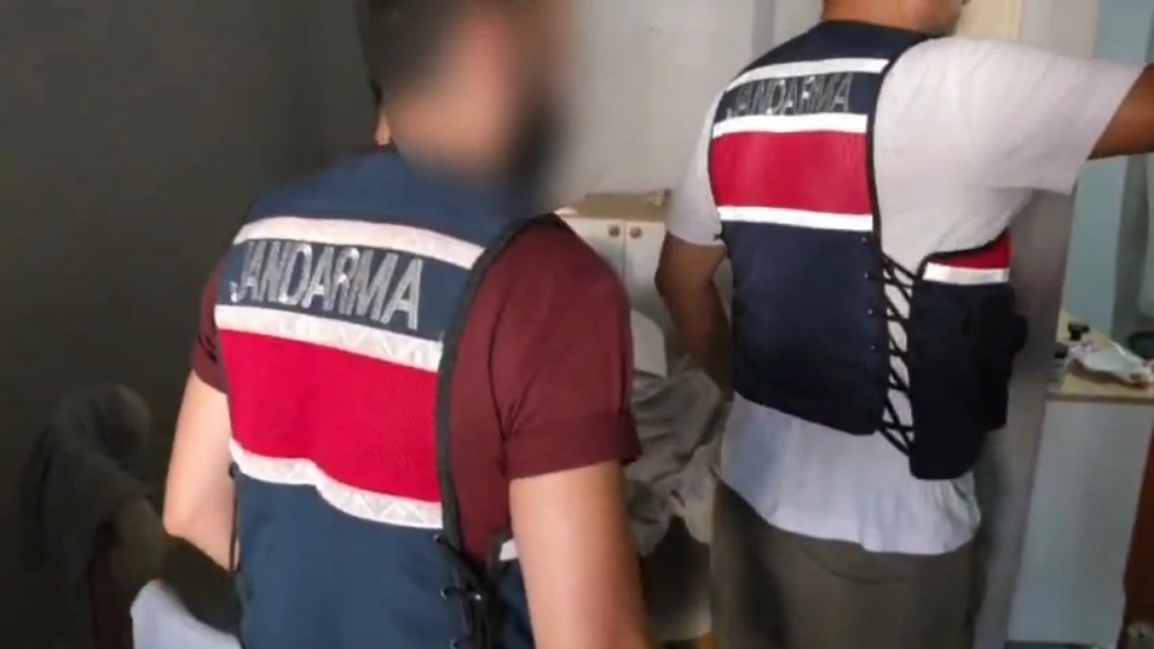 Adanada uyuşturucu ve silah operasyonu: 4 şüpheli tutuklandı