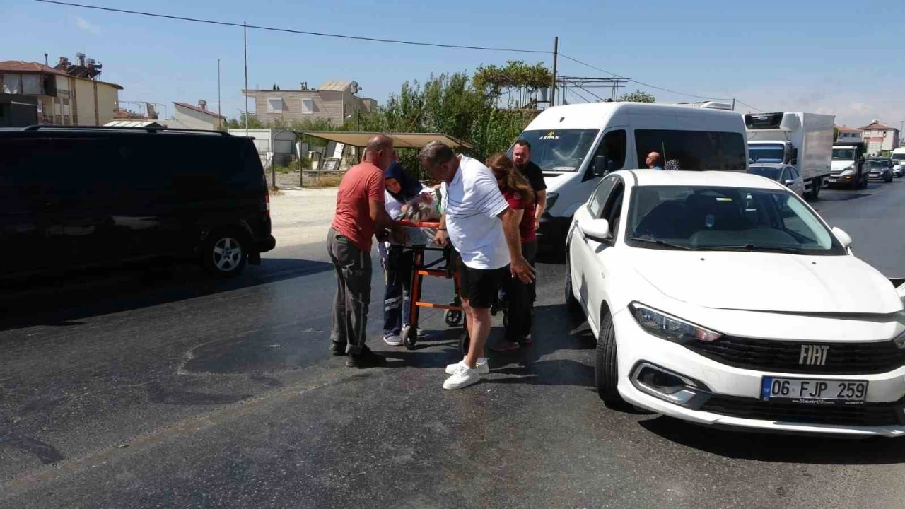 Akaryakıt tankeri otomobille çarpıştı: 1 yaralı