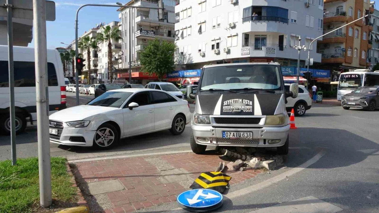 Antalyada ağır çekim gibi kaza