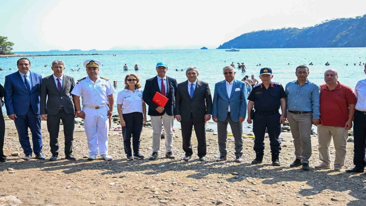 Antalyada deniz bariyerleri ve çöp kaparlar hayata geçiriliyor