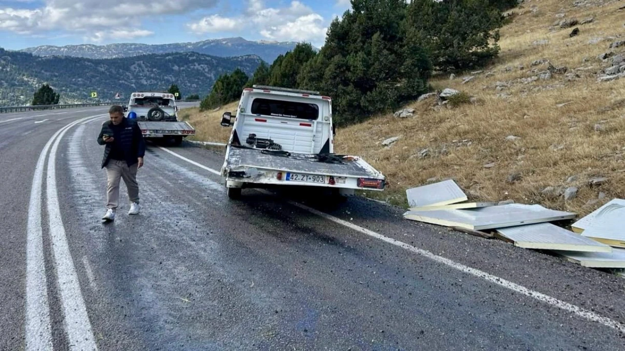 Antalyada iki ayrı trafik kazasında 2 kişi yaralandı