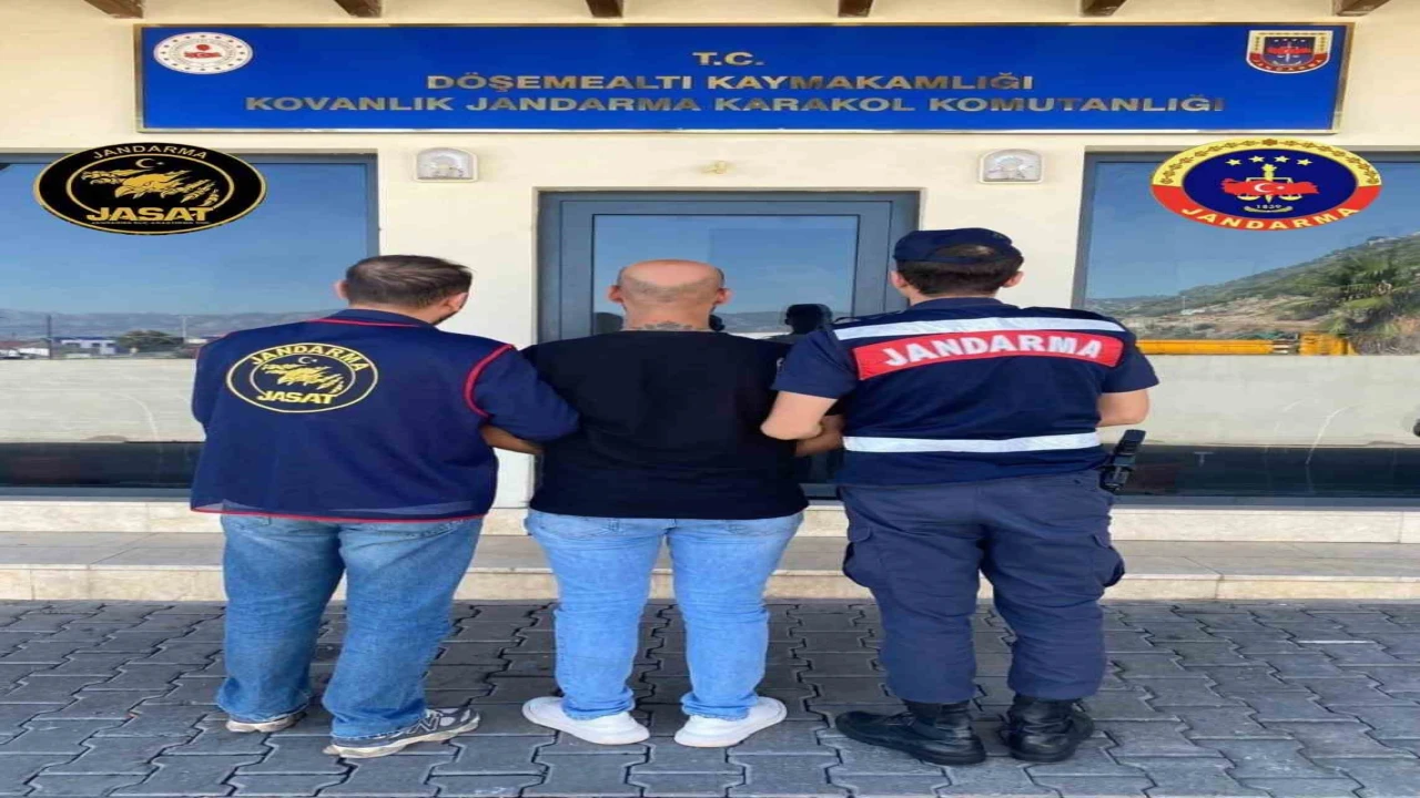Antalyada JASATtan aranan şahıslara operasyon düzenlendi
