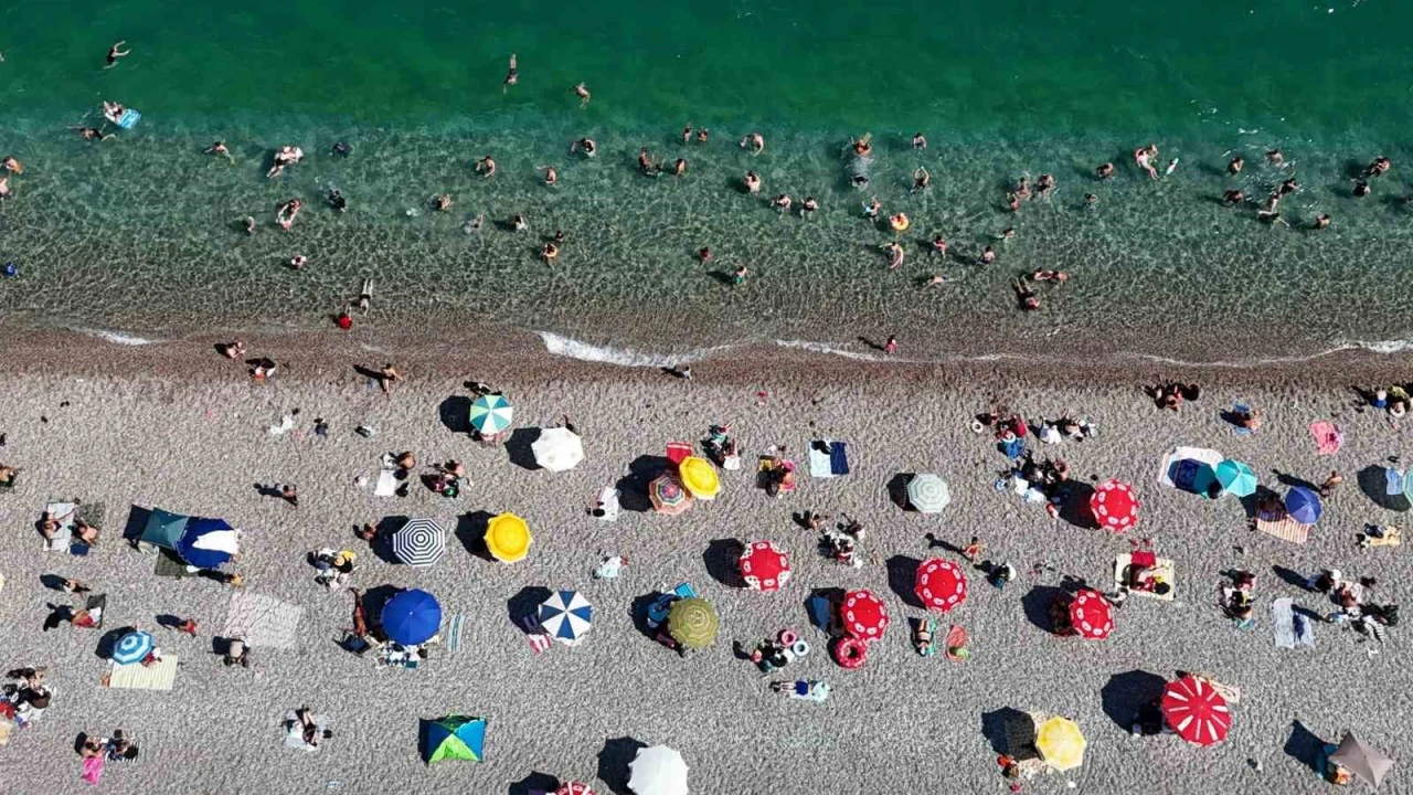 Antalyaya 8 ayda 11 milyonun üzerinde turist geldi
