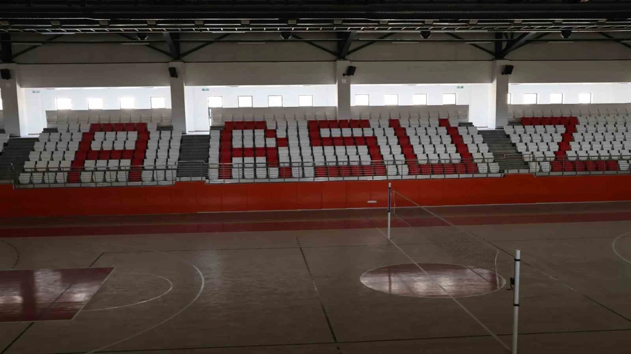 Arsuzda 6 bin 846 metrekarelik kapalı spor salonunda sona gelindi