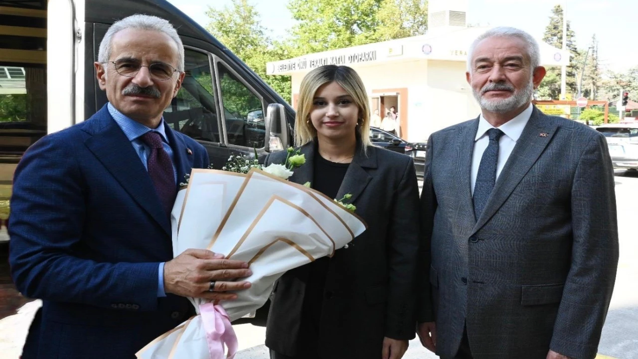 Bakan Uraloğlu: Milli elektrikli trenin seri üretimine yıl sonu itibarıyla başlayacağız