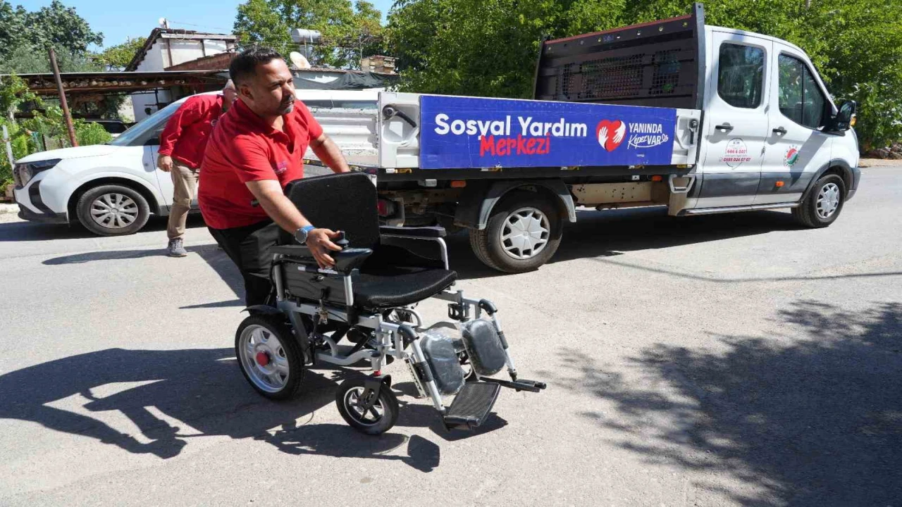 Başkan Kocagöz engelli vatandaşın akülü sandalye talebini saatler içinde yerine getirdi