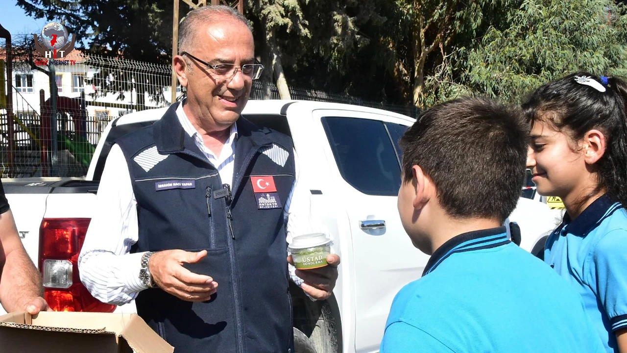 BAŞKAN YAPAR'DAN ÖĞRENCİLERE DONDURMA SÜRPRİZİ